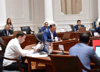Kryeministri Spasovski dhe ministrat të cilët janë zgjedhur deputetë do të marrin rrogë vetëm për angazhim në Qeveri
