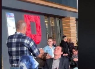 “Nuk kam shumë mundësi, por për hatër Kosovës e hatrin tënd, i jap 1000 euro, ndihmë”, vjen reagimi i parë pozitiv nga mergata