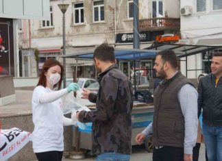Rinia e Lëvizjes Besa ndan pajisje mbrojtëse falas në Gostivar dhe Vrapçisht (FOTO)