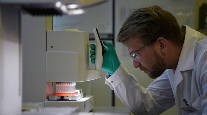 virus-laborator-vaksine