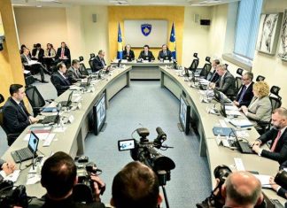 Nga 1 gushti Kosova nuk i lëshon në kufi shtetasit me dokumente të Serbisë