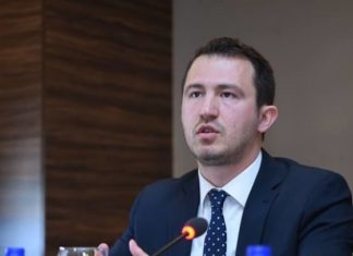 Krasniqi: Qeveria Hoti nuk mund të votohet pa aktgjykimin e plotë të Kushtetueses