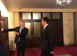Hashim Thaçi “provokon” Albin Kurtin: Sot e futi “bishtin nën shalë”