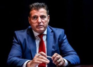 Thaçi do ta rrëzojë qeverinë Hoti, sapo t’i arrijë marrëveshjet me Serbinë