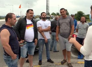 Mërgimtarët nga Suedia, 1 javë të bllokuar në kufi për shkak të kufizimeve për të kaluar (VIDEO)