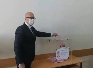 Zëvendëskryeministri i Kosovës, Rakiç voton për zgjedhjet në Serbi