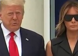 Trump ‘detyron’ Melanie që të buzëqesh para kamerave: Pamjet bëhen virale në Twitter (VIDEO)