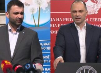 Filipçe pasi dështoi totalisht me menaxhimin e situatës të krijuar nga Koronavirusi, shkarkon shqiptarët për ti shpëtuar dorëheqjes së tij