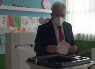 Ali Ahmeti voton, ja porosia e tij për këto zgjedhje