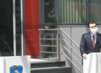 Basha miklon kosovarët: Me mua, Rruga e Kombit pa pagesë