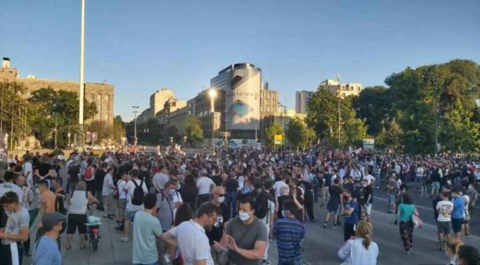 protesta serbi