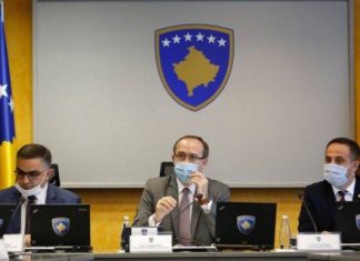 Hoti: Presim të punojmë me Qeverinë e re të Maqedonisë, duke nisur nga një mbledhje e përbashkët