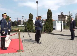 Thaçi para varrit të Rugovës: Nuk e di kur kthehem nga Haga, por do kthehem i pastër