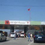 Shqiptarët e Kosovës dynden drejt bregdetit shqiptar për të kaluar fundjavën! Radhë kilometrike në Rrugën e Kombit