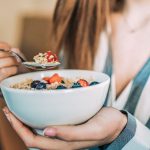 Europianët gatuajnë gjithnjë e më pak, hanë në restorante, austriakët shpenzojnë më shumë para, po Ballkani?