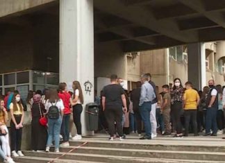 Nxënësit paralajmërojnë protesta kundër mësimit online