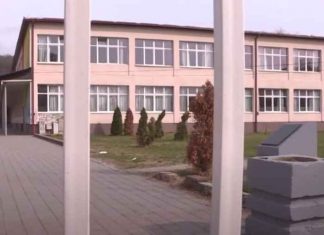 Nxënësit e shkollave të mesme nga e premtja në protesta kundër mësimit online