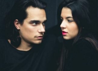 Nëse ju pëlqen të vishni vetëm rroba të zeza, ja çfarë thotë kjo për personalitetin tuaj