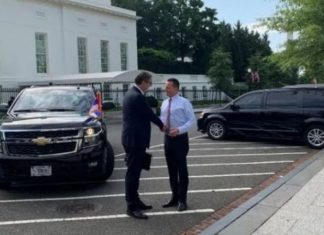 Blici serb: Amerikanët, me letër para Vuçiçit: firmos njohjen e Kosovës