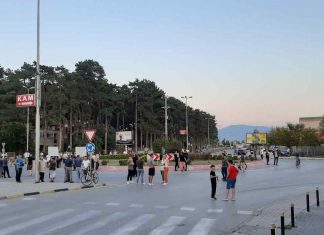 Protesta kundër shtrejntimit të energjisë elektrike, bllokohen rrugët në 3 lokacione të Tetovës