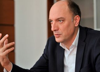 Visar Ymeri: Trump, në një vijë me qëndrimet e Serbisë