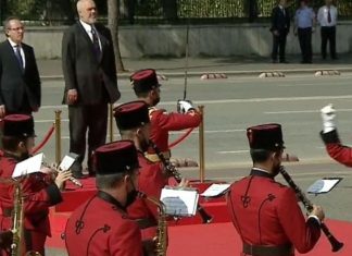 Mbledhja e përbashkët, Rama pret me ceremoni Avdullah Hotin