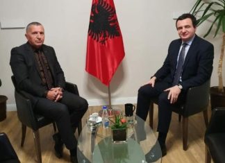 Kurti kërkon mbështetje për Kamberin: T’iu japim mësim atyre që provuan ta ndalin zërin shqip në Beograd