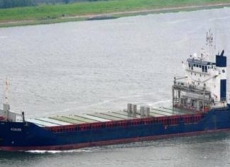 Hyn një anije në portin e Mariupolit, do të ngarkojë metale për t’i dërguar në Rusi