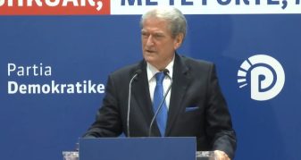 Info Shqip: Berisha flet si kryetar i PD-së nga selia blu: U krye mrekullia e 8 shqiptare në shekullin e XXI