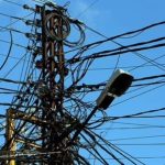 90 mijë shtëpi pa energji elektrike në Francë, anulohen udhëtimet me tren