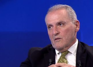 Surroi: Vuçiq është lojtari më i urryer në rajon