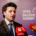 Marrëveshja me Kishën Serbe e rrëzoi nga karrigia e kryeministrit, kush do ta zëvendësojë Abazoviçin në Mal të Zi
