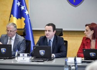 Qeveria e Kosovës vendos masa të reciprocitetit për targat dhe dokumentet serbe, acarohet Beogradi