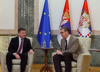 Lajçak: Bisedova gjatë mbrëmë me Vuçiçin për targat