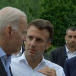 Momenti kur Macron e ndërpret Bidenin në Samitin e G7-ës, për ta informuar se sauditët janë në limitin e kapaciteteve prodhuese të naftës