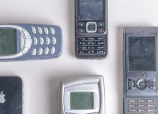 Mos guxoni ta hidhni, nëse keni në shtëpi një nga këto 10 celularë mund të bëheni milioner