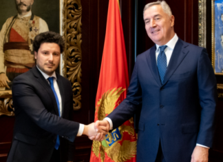 Gjukanoviq: Bie Qeveria e Abazoviqit nëse nënshkruan marrëveshjen me Kishën Serbe