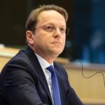 Varheji: BE-ja synon në tetor të nisë negociatat me Shqipërinë, por ndoshta edhe me Maqedoninë e Veriut