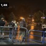 Shumë policë të lënduar, tentohet shpërndaja e protestuesve ka edhe të arrestuar