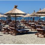 Dhomat deri në 250 euro nata, Vlora boshatiset në mes të sezonit nga turistat