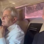 Ali Ahmeti këndon me çifteli pas miratimit të propozimit francez (VIDEO)