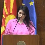 Artina Qazimi e ASH: Vazhdon fyerja e shqiptarëve, në librin e Sociologjisë kërkohet edhe ndalimi i shumimit të shqiptarëve