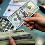 Dollari mbi euron, fenomeni i pazakontë në tregun vendas: Çfarë po ndodh me valutat