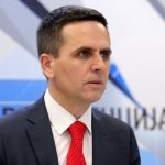 Kasami viziton 13-vjeçaren e lënduar. Premton zgjidhe të problemit me qentë endacakë