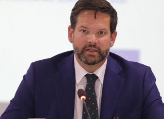 Eurodeputeti Mandl: Kosova është shtet, Serbia gaboi duke mos iu bashkuar sanksioneve kundër Rusisë