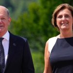 Dokumente sekrete që gruaja e kancelarit gjerman i hodhi në plehra
