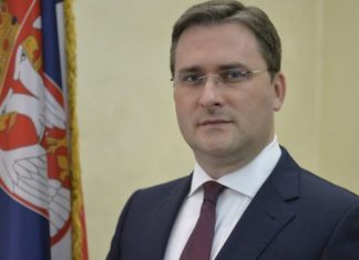 Selakoviq për vendimin e 1 gushtit: Shqiptarët në Kosovë po përgatisin ferr