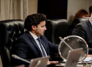 Mocion votëbesimi për qeverinë, reagon Abazoviç: Nuk do të mbijetojnë politikisht ata që filluan procedurën