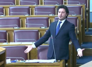 Më 19 gusht, Dritan Abazoviq mund të shkarkohet nga posti i kryeministrit të Malit të Zi