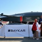 Fluturakja luftarake pa pilot “Bayraktar Kızılelma” ekspozohet për herë të parë në festivalin e aviacionit dhe hapësirës në Turqi